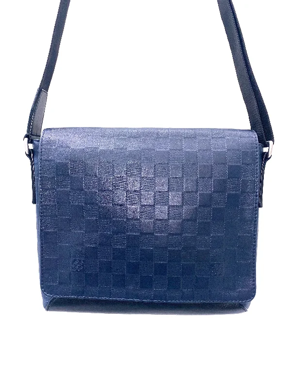 Best bags for photographers  LOUIS VUITTON DAMIER INFINITY MESSENGER BAG