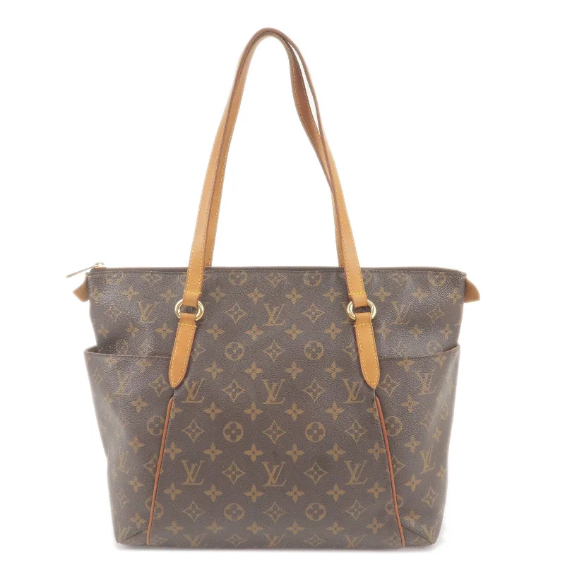 Best bags for weekend getaways  Louis Vuitton Monogram Totally MM Tote Bag M56689