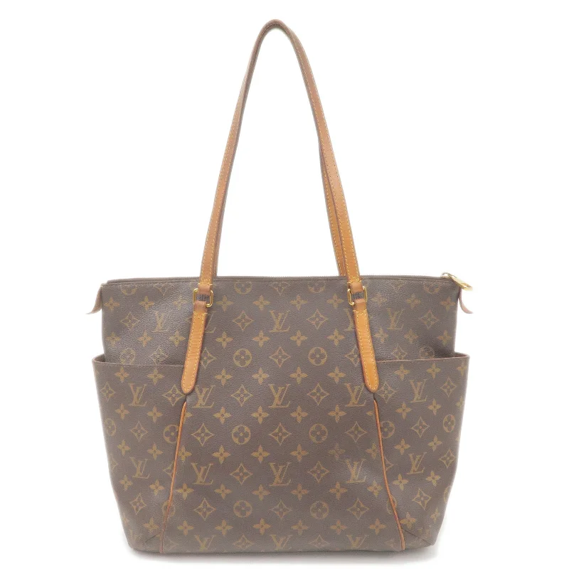 Waterproof backpack for hiking  Louis Vuitton Monogram Totally MM Tote Bag M41015